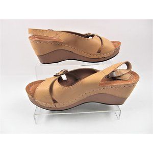 Dulce Womens Wedge Beige open toe sandals Shoes Size 10